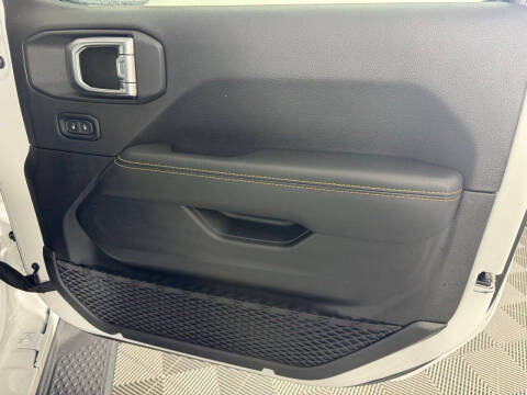 2025 Jeep Gladiator High Tide