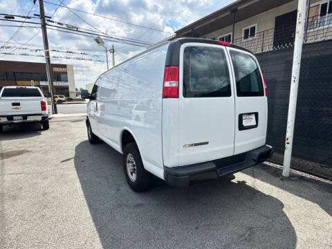 2022 Chevrolet Express 2500