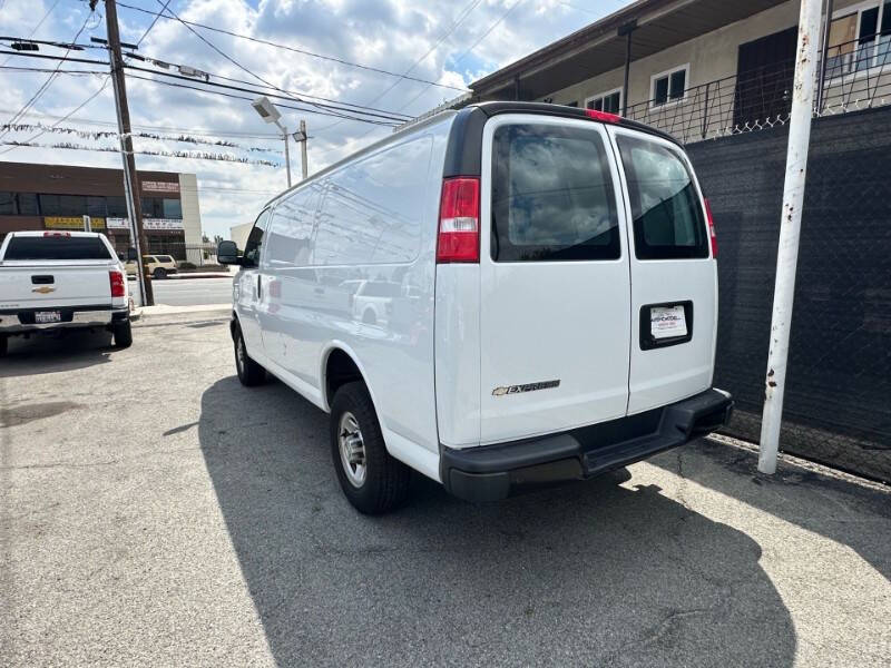 2022 Chevrolet Express 2500