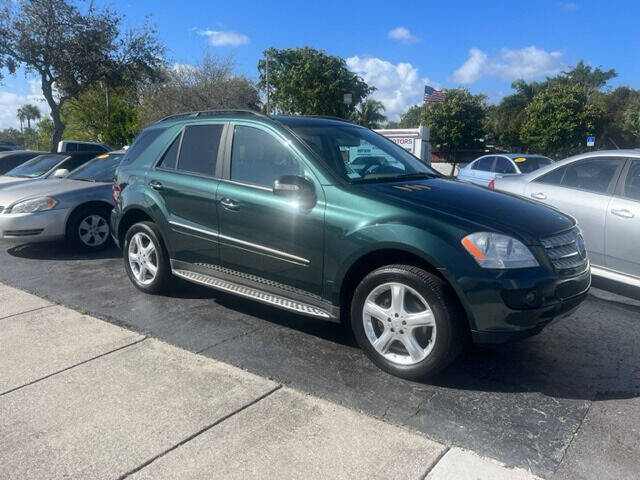 2008 Mercedes-Benz M-Class SUV / Crossover - $7,595