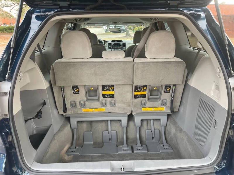 2012 Toyota Sienna