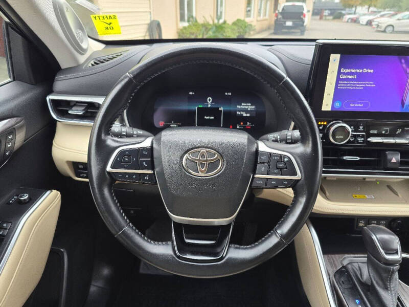 2023 Toyota Highlander Platinum