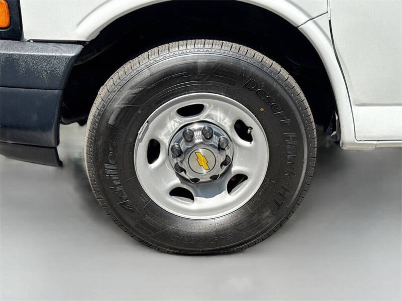 2023 Chevrolet Express 2500