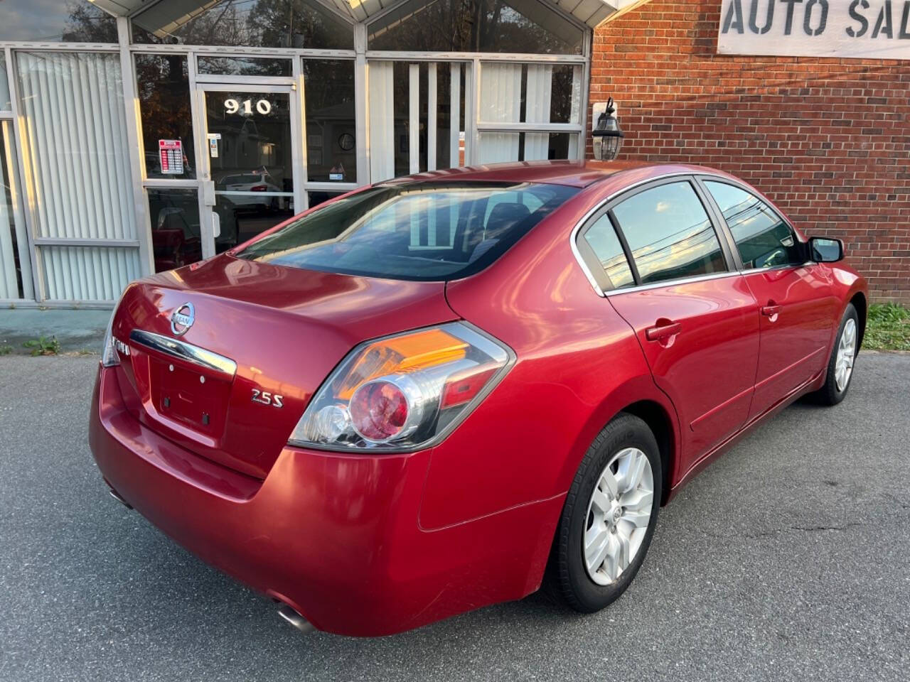 2009 Nissan Altima for sale at Universal Auto Sales LLC in Burlington, NC