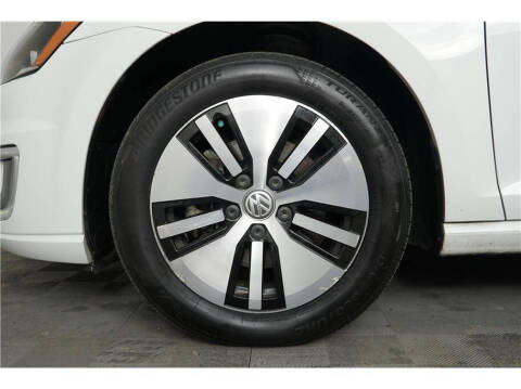 2016 Volkswagen e-Golf SE