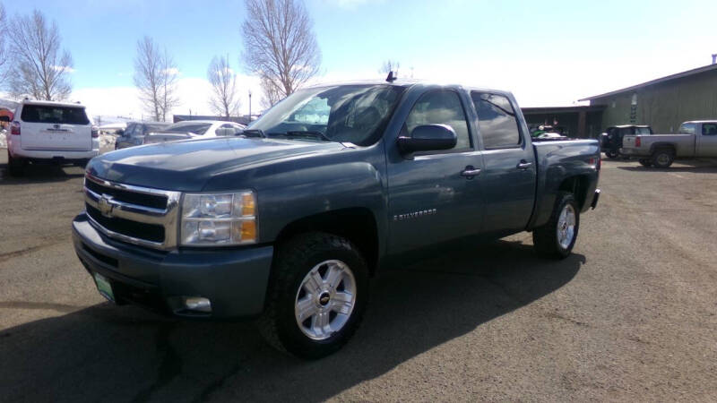 2009 Chevrolet Silverado 1500 for sale at John Roberts Motor Works Company in Gunnison CO