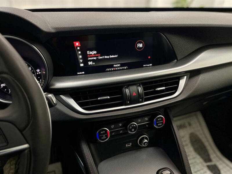 2018 Alfa Romeo Stelvio Sport