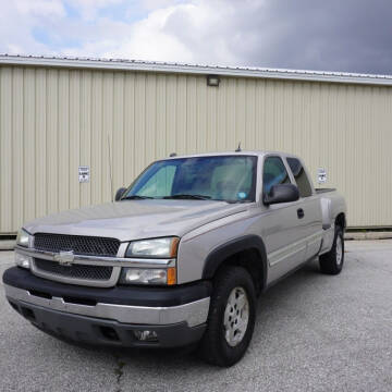 2005 Chevrolet Silverado 1500 for sale at EAST 30 MOTOR COMPANY in New Haven IN