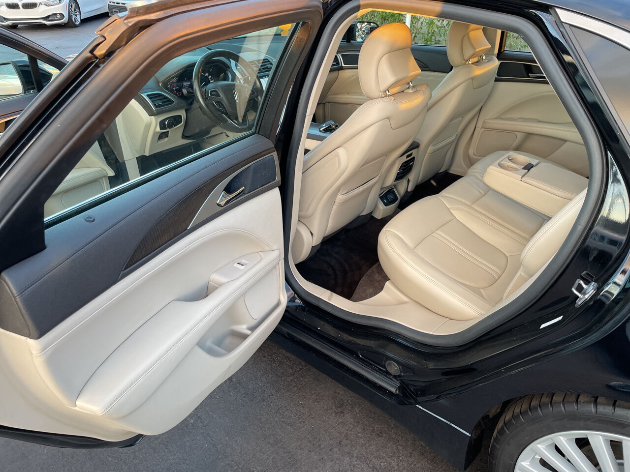 2017 Lincoln MKZ Sedan - $15,900