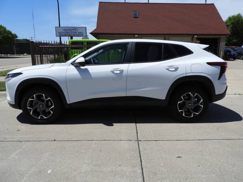 2025 Chevrolet Trax LS