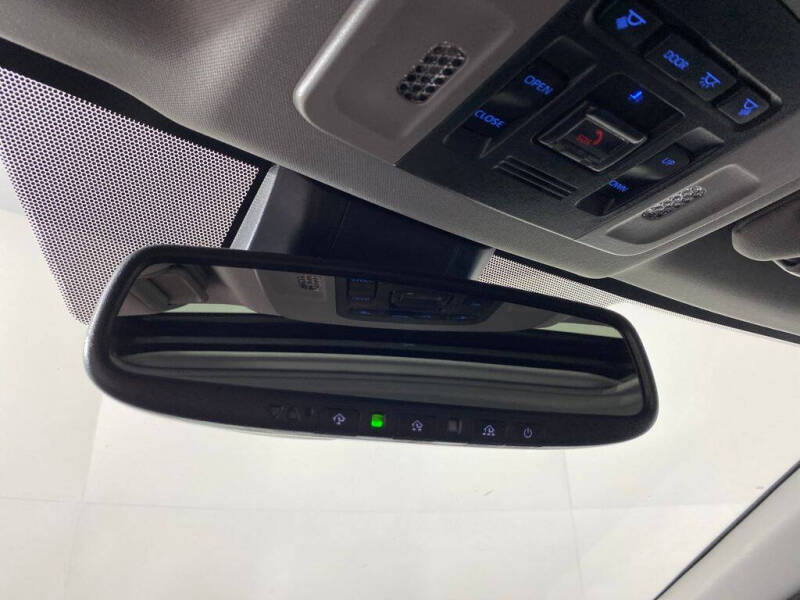 2024 Toyota Camry Hybrid LE