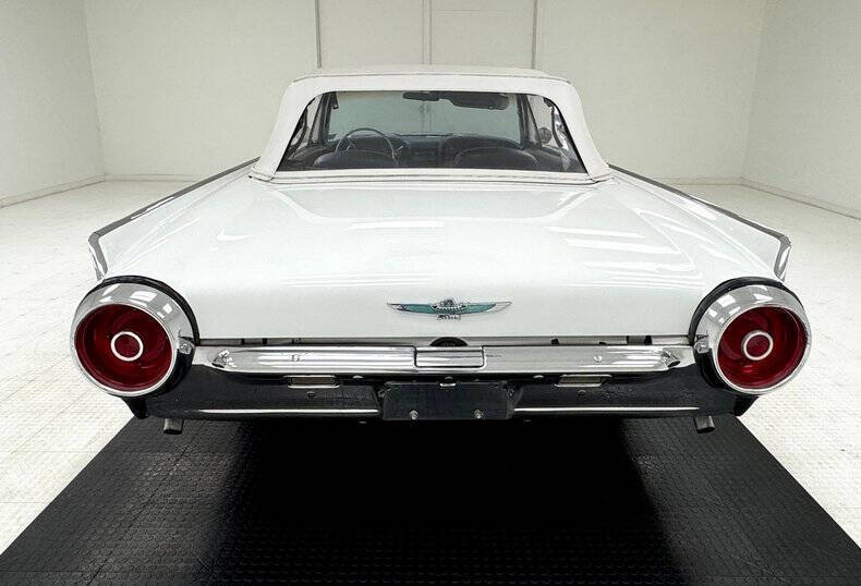 1962 Ford Thunderbird