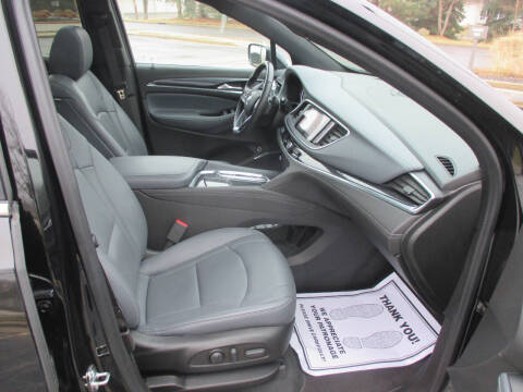 2023 Buick Enclave Essence