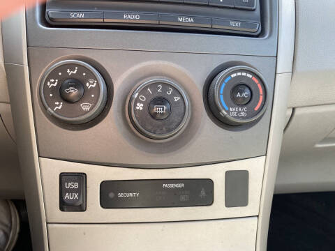 2012 Toyota Corolla LE