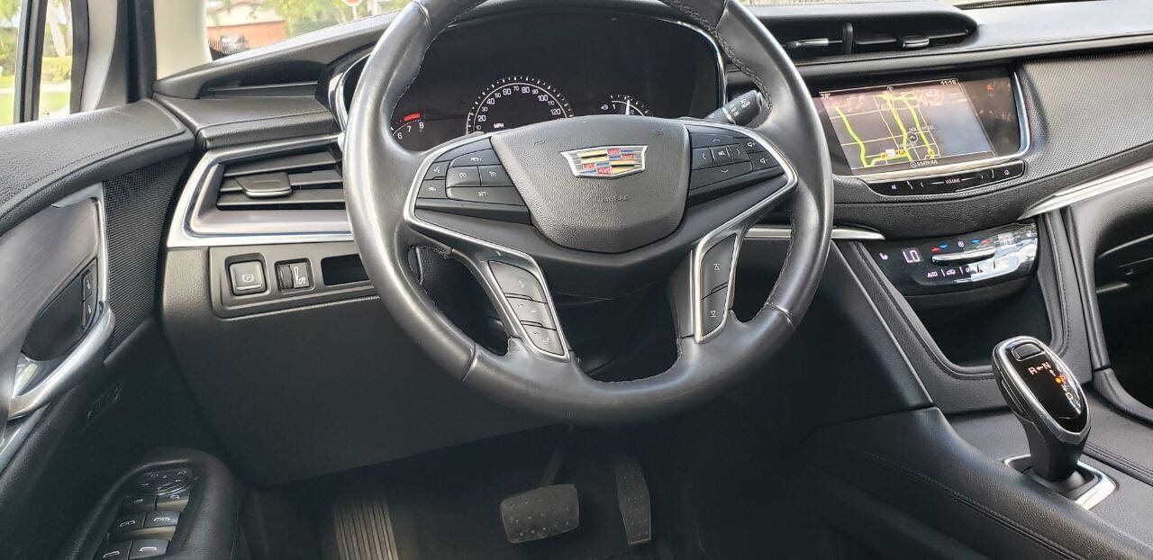 2017 Cadillac XT5  - $18,120