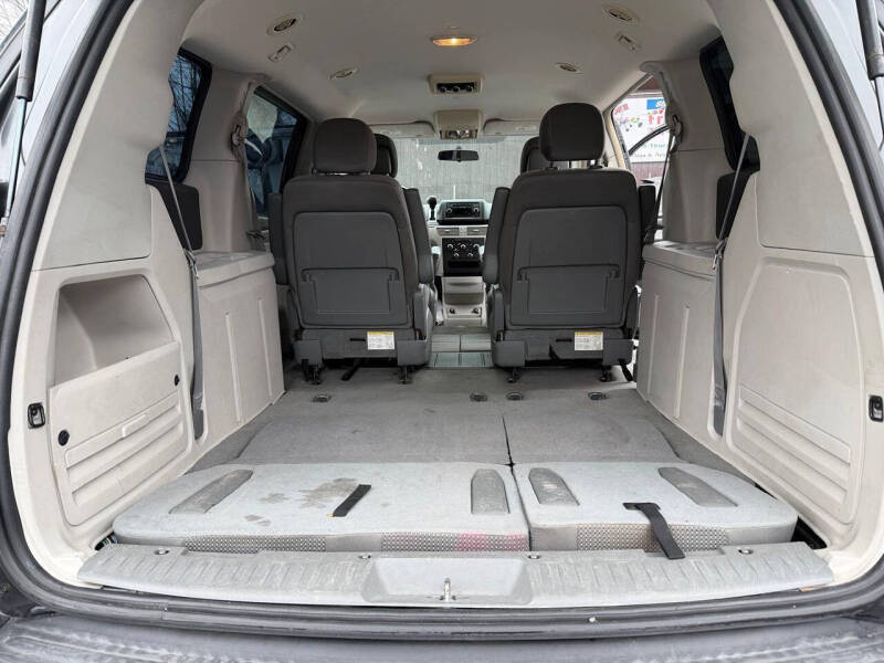 2012 Volkswagen Routan S