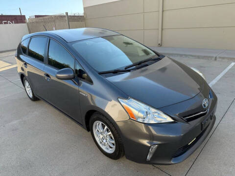 2014 Toyota Prius v Three