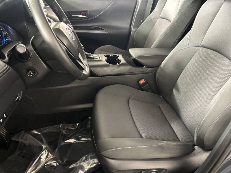 2024 Toyota Venza LE