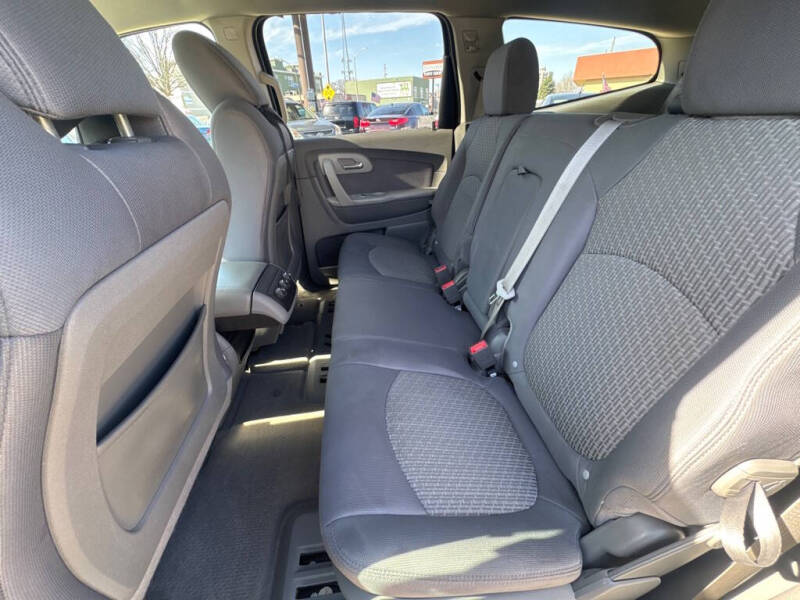 2011 Chevrolet Traverse LS