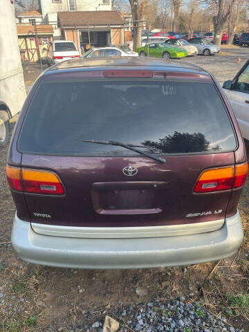 1998 Toyota Sienna LE
