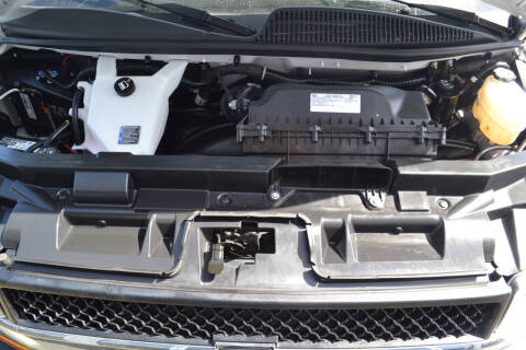 2025 Chevrolet Express LT 3500
