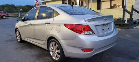 2012 Hyundai Accent GLS