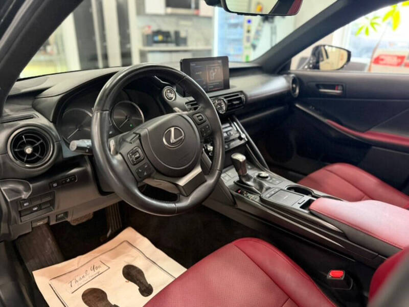 2023 Lexus IS 300