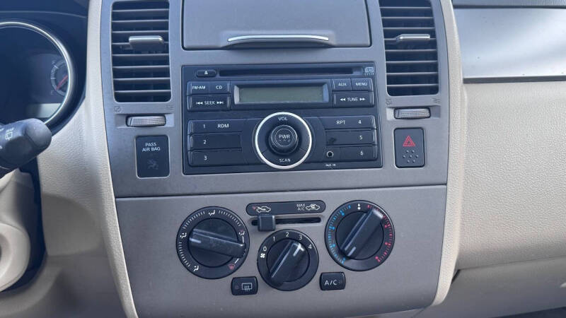 2011 Nissan Versa 1.8 S