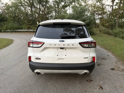 2020 Ford Escape SE