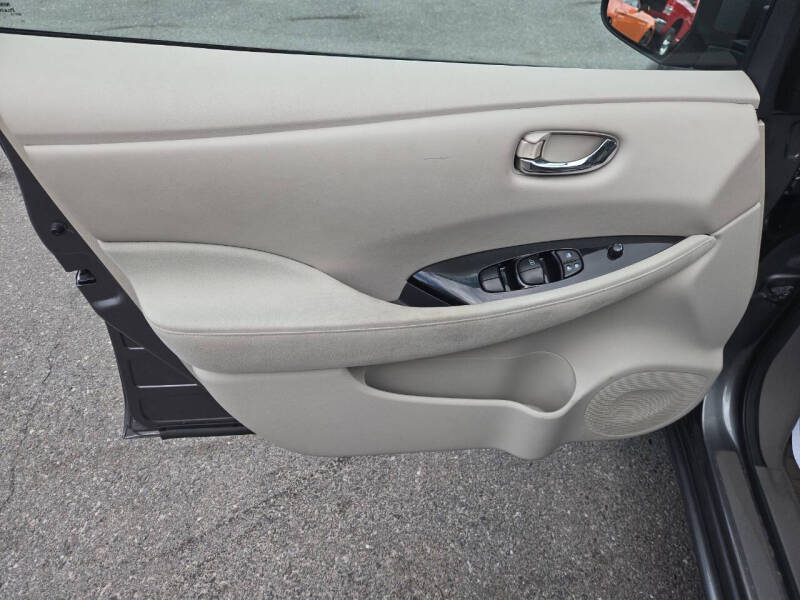 2015 Nissan LEAF SV