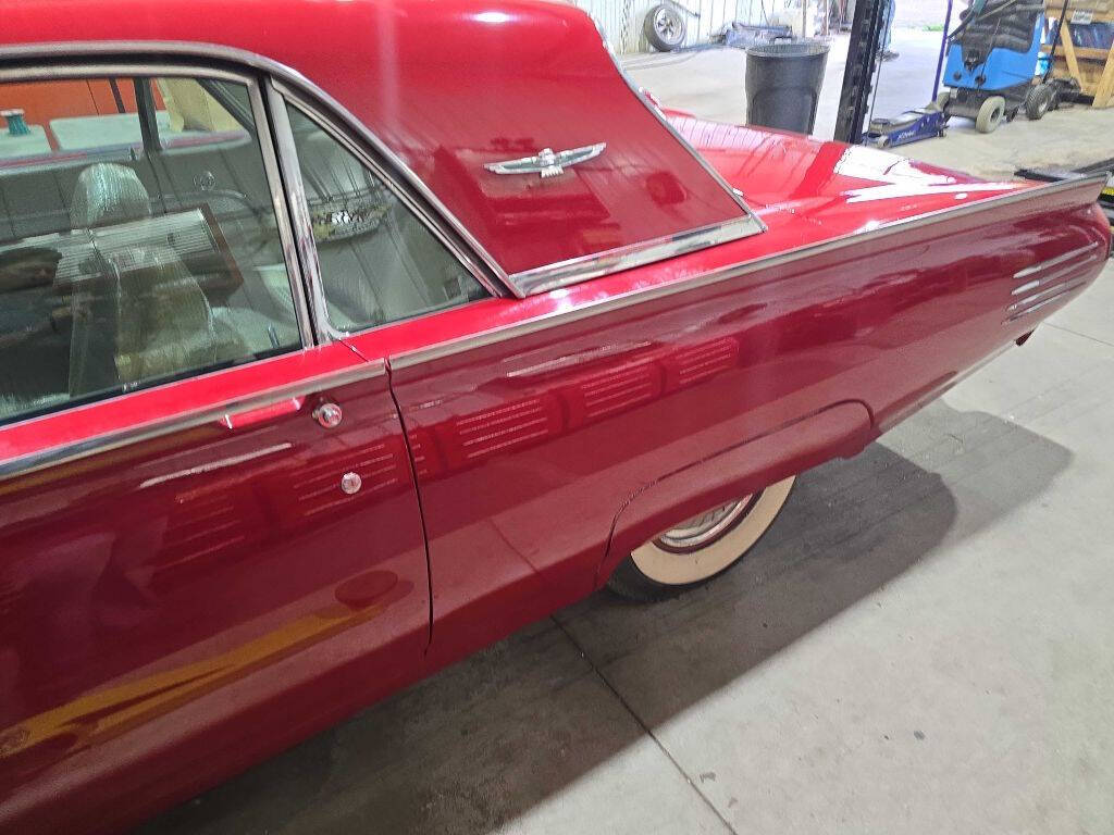 1961 Ford Thunderbird 4