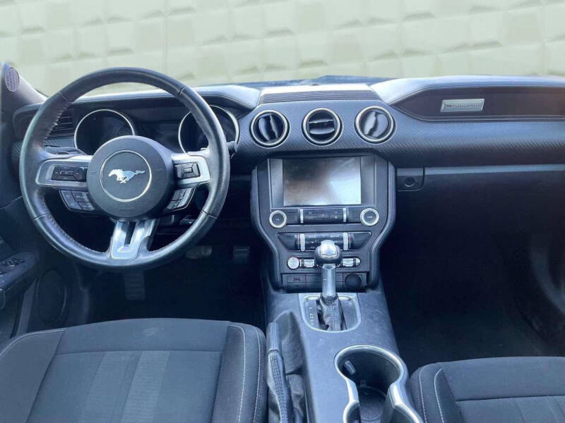 2021 Ford Mustang EcoBoost