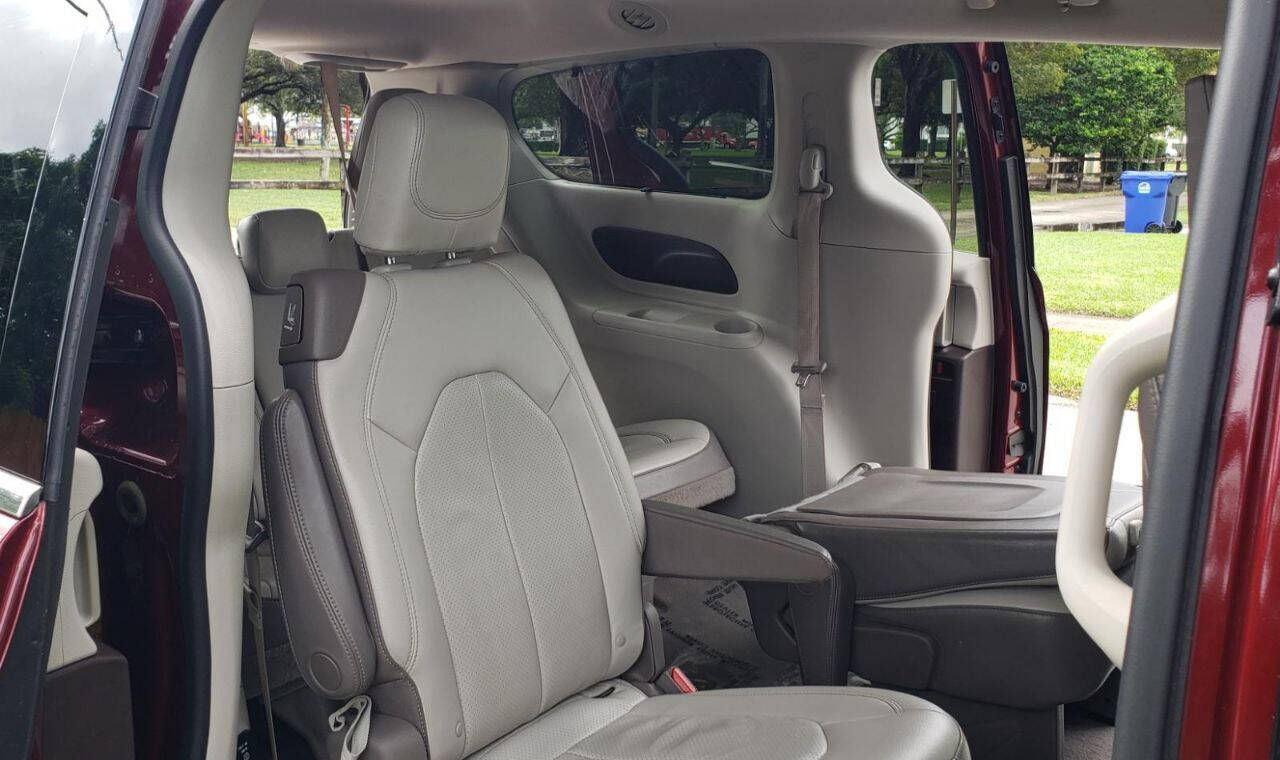 2017 Chrysler Pacifica  - $16,870