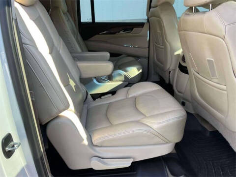 2018 Cadillac Escalade ESV Luxury