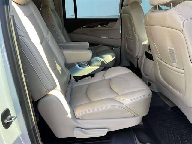 2018 Cadillac Escalade ESV Luxury