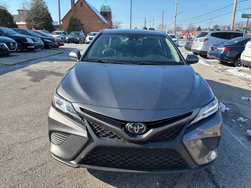 2020 Toyota Camry SE