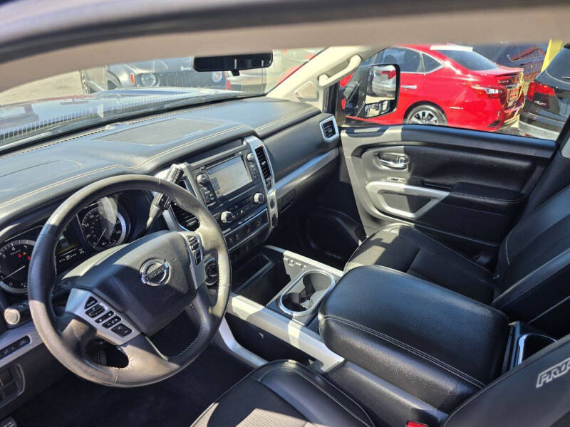 2017 Nissan Titan PRO-4X