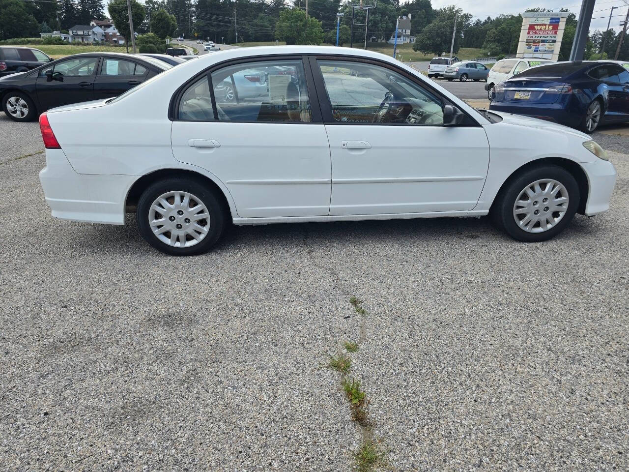 2005 Honda Civic for sale at QUEENSGATE AUTO SALES in York, PA