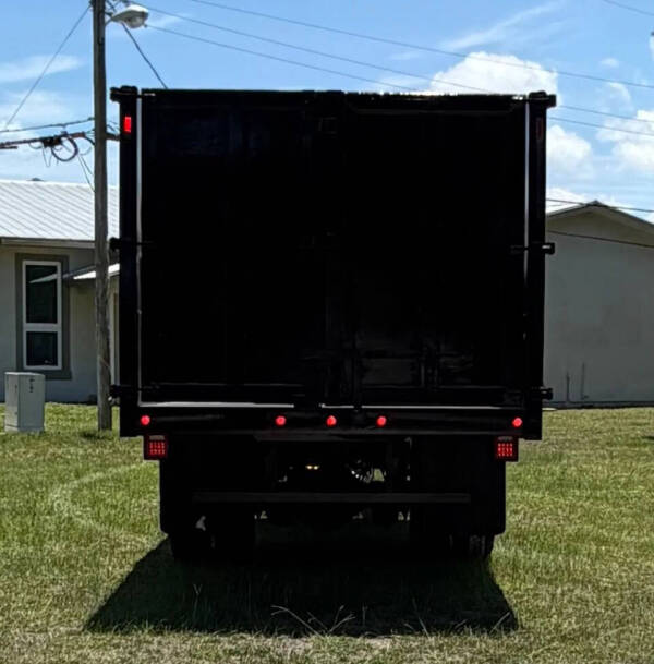 2020 Freightliner M2 106