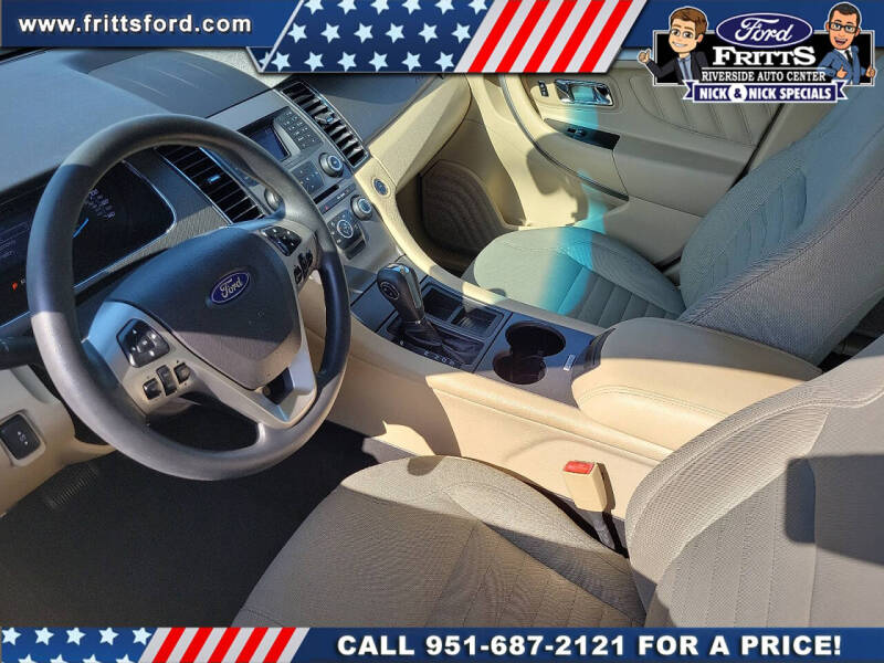 2017 Ford Taurus SE