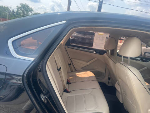 2016 Volkswagen Passat 1.8T R-Line