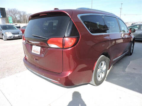 2017 Chrysler Pacifica Touring-L Plus