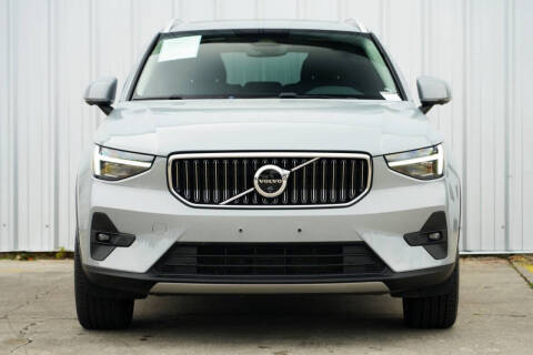2024 Volvo XC40 B5 Plus Bright Theme