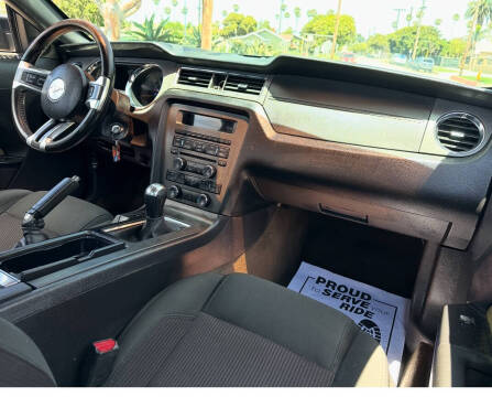 2014 Ford Mustang V6