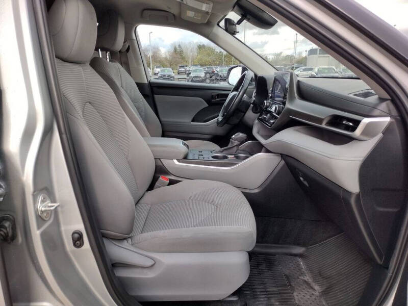 2023 Toyota Highlander LE