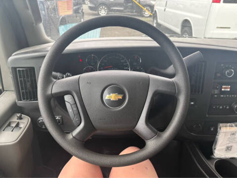 2025 Chevrolet Express 2500