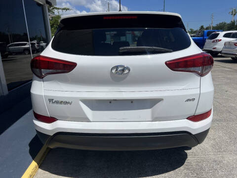 2016 Hyundai Tucson SE