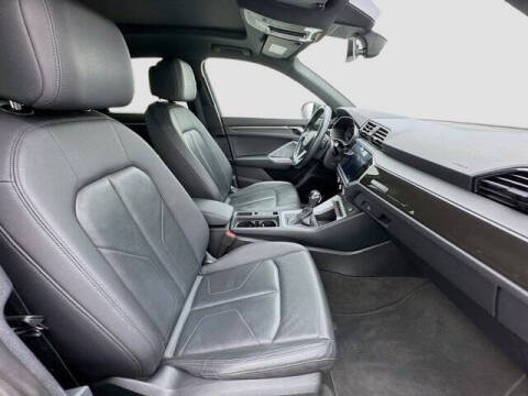 2022 Audi Q3 quattro S line Premium 45 TFSI