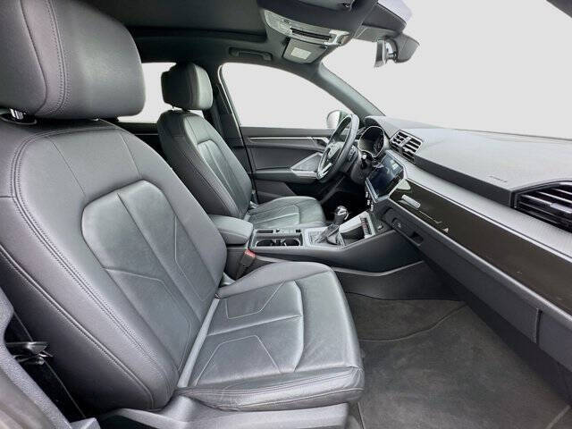 2022 Audi Q3 quattro S line Premium 45 TFSI