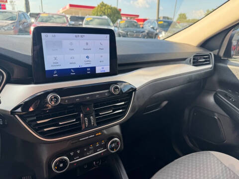 2020 Ford Escape SE